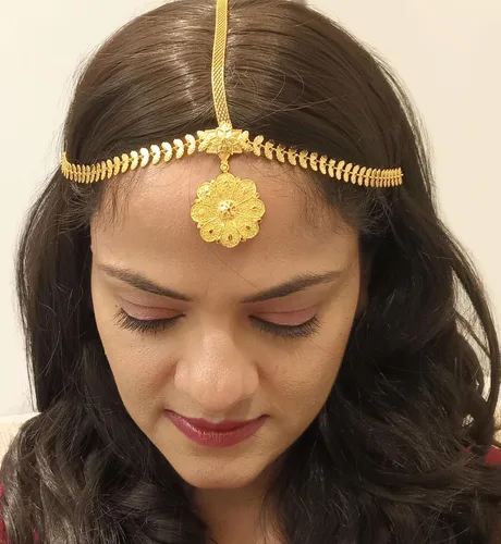 Vista 3 de Efulgenz Indian Gold Tone Floral Multilayer Chain Matha Patti for Women Hawaian Beach