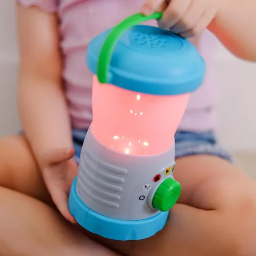 Vista 7 de Melissa & Doug Let's Explore Light & Sound - Juego de faroles para acampar