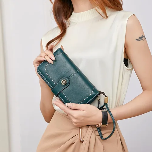 Vista 4 de Earnda Billetera para mujer, tarjetero de cuero de gran capacidad para tarjetas de crédito RFID, Rojo_008, Casual