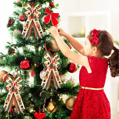 Vista 3 de Whaline Corona de Navidad, lazo de arpillera de cascanueces rojo y verde con colgante, adorno de árbol de Navidad, adornos de regalo
