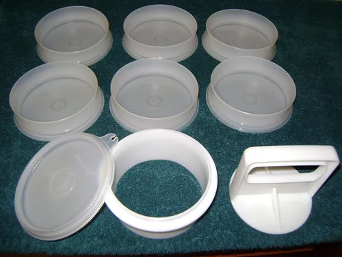 Vista 2 de VINTAGE Tupperware Hamburger Patty - Hace y almacena 6 hamburguesas - Completo como se muestra
