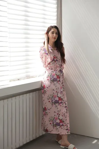 Vista 4 de Batas tipo kimono de satén para mujer, albornoces, pijamas, ropa de descanso, estampado floral