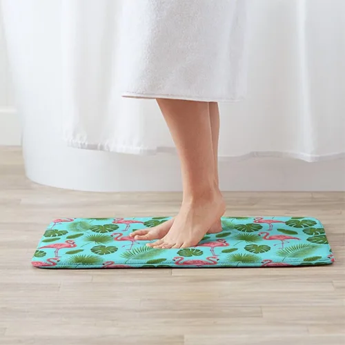 Vista 2 de Alfombra de cocina de poliéster antideslizante verde con hojas de plátano y palmeras tropicales, bonito pájaro exótico, flamenco rosa, tapete