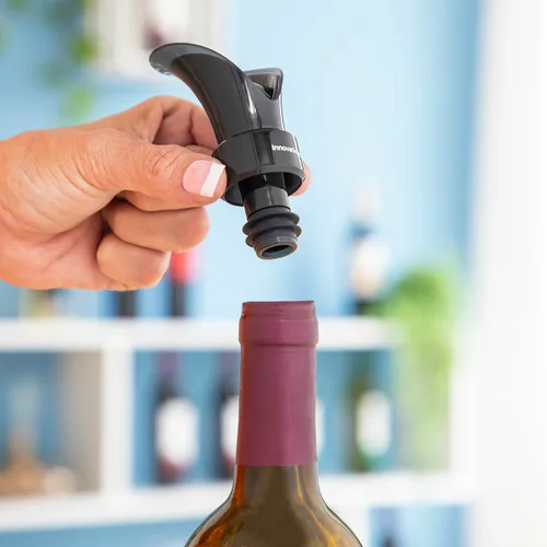 Vista 5 de Tapón Dispensador Aireador de Vino 2 en 1 Wintopp InnovaGoods