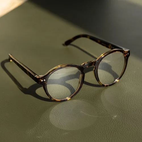 Vista 4 de Kolo Harrison - Gafas de lectura premium, estilo redondo clásico, fabricadas en Italia