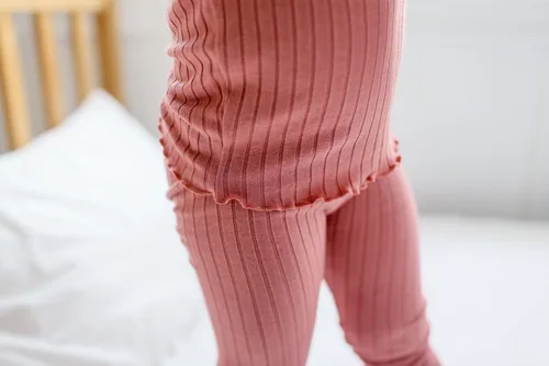 Vista 3 de VAENAIT BABY - Pijama unisex para niños y niñas de 6 meses a 12 años, pijama suave y cómoda de modal Tencel, ropa de dormir fruncida, conjunto de 24