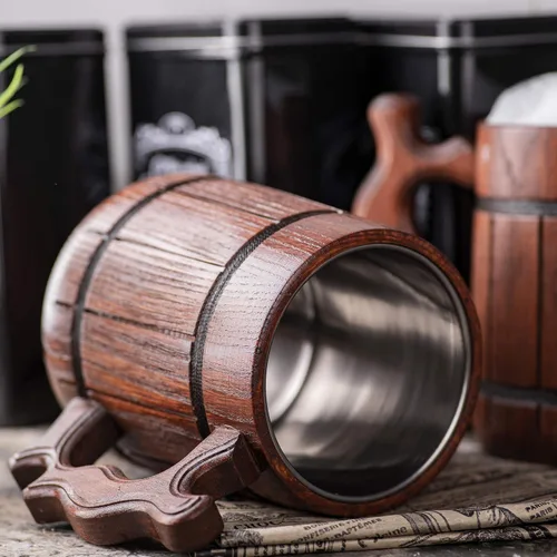 Vista 5 de Taza de cerveza Destiny Warlock. Taza de madera personalizada. Taza cilíndrica marrón rústica. Regalo para él. Jarro de cerveza. Perfecto