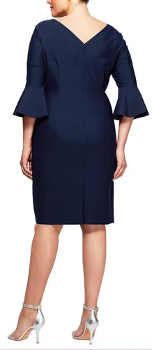 Vista 2 de Alex Evenings Vestido corto adelgazante para mujer con mangas acampanadas (pequeño y regular)