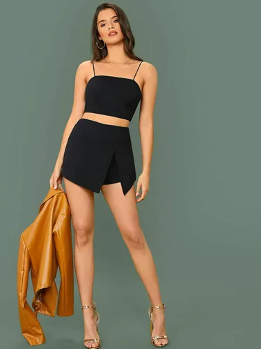 Vista 5 de Verdusa Conjunto de 2 piezas para mujer con camiseta corta y pantalones cortos asimétricos