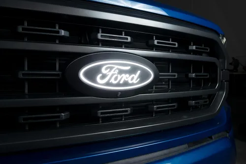 Vista 6 de Putco 92605 - Emblema LED frontal iluminado Ford F-150 - Compatible con modelos 2021-2023 con cámara frontal y lavador de cámara