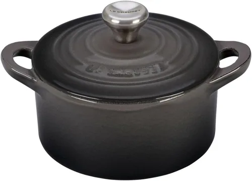 Vista 5 de Le Creuset Mini Cocotte de Hierro Fundido Esmaltado con Tapa, 1/3 qt., Licorice