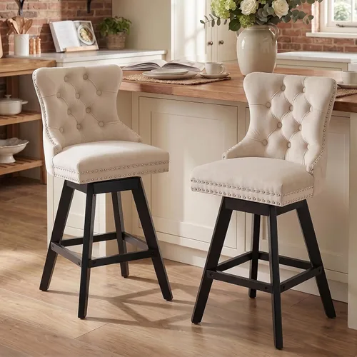 Vista 324 de SoarFlash Juego de 2 taburetes de bar tapizados de terciopelo moderno con patas de madera, botones acolchados, cabeza de clavo cromada, asiento