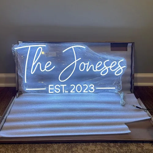 Vista 4 de Letreros de neón de boda, letreros de neón con nombre personalizado para decoración de pared de recepción, boda, fiesta familiar, graduación, luz