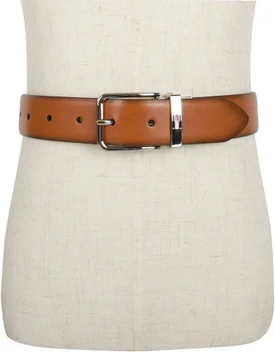 Vista 5 de Tommy Hilfiger Cinturón de vestir reversible para niños, Negro