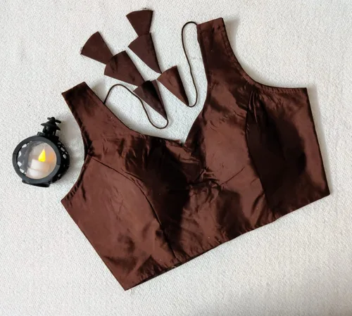 Vista 2 de Banarasi - Blusa de seda con cuello en V y cuello en V, sin mangas, confeccionada para mujer, Chocolate