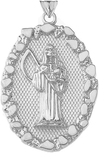 Vista 2 de Claddagh Gold Collar con colgante de pepita de Santa Muerte de plata de ley fina