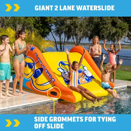 Vista 3 de Wow Sports Slide N Smile Slide - Tobogán con diseño de cara feliz con 2 carriles, tobogán acuático flotante gigante para adultos y niños