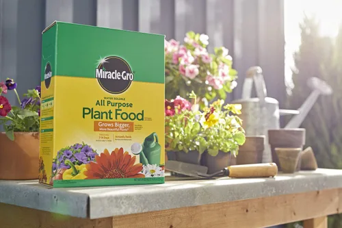 Vista 2 de Miracle-Gro Alimento soluble en agua para plantas multiusos - Fertilizante para todas las plantas de interior o exterior, incluyendo rosas, flores