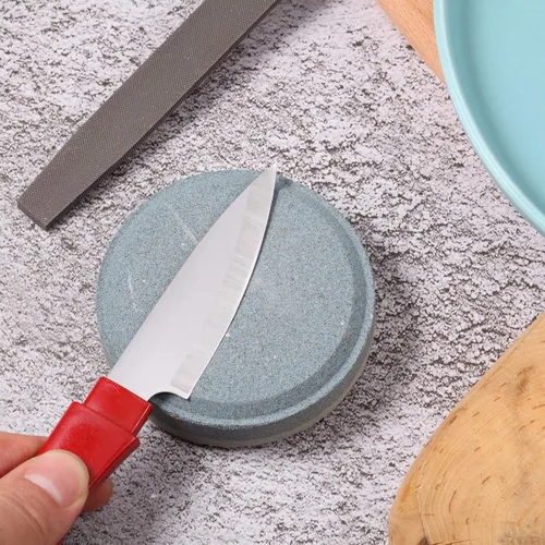 Vista 5 de Honoson Juego de sacapuntas de hacha, grano 120 y 240, piedra de afilar hacha multiusos y herramientas de corte rectangular de 7 pulgadas, disco más