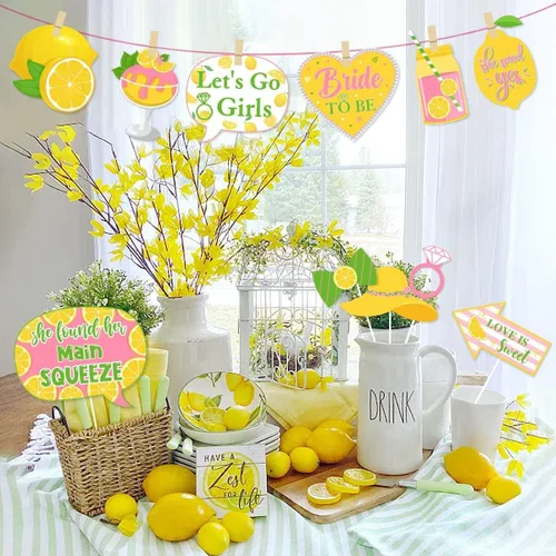 Vista 2 de Decoraciones de despedida de soltera de limón con texto en inglés "She Found Her Main Squeeze Photo Booth Props Lemon Citrus Party Supplies - Juego