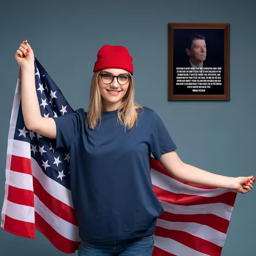 Vista 3 de REGALOS DE LUJO AMERICANO Arte de pared con cita patriótica – “La libertad está a una generación de distancia” – Cartel de retrato presidencial