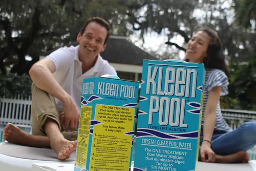 Vista 2 de Alguicida para piscina, removedor de algas para piscinas sobre el suelo, spas y jacuzzis, eliminador de algas verdes para piscina enterrada, 64 oz
