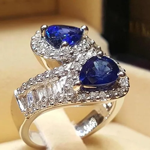 Vista 2 de Anillo de compromiso con circonita cúbica azul para mujer, hecho a mano, corte de lujo, anillo de compromiso con corazón azul, joyería de boda
