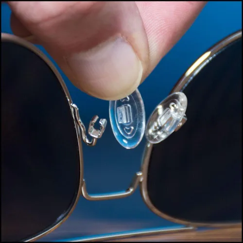 Vista 2 de GMS Optical Almohadillas de nariz ovaladas de silicona suave para anteojos (0.59 pulgadas de empuje, 10 pares)