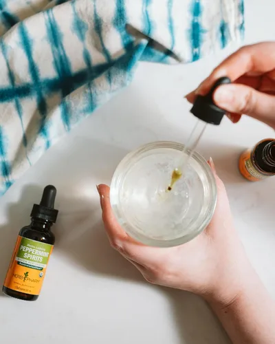 Vista 5 de Herb Pharm Extracto líquido de Peppermint Spirits: Apoyo a la digestión de hierbas orgánicas Tintura de piperita de Mentha Absorción rápida