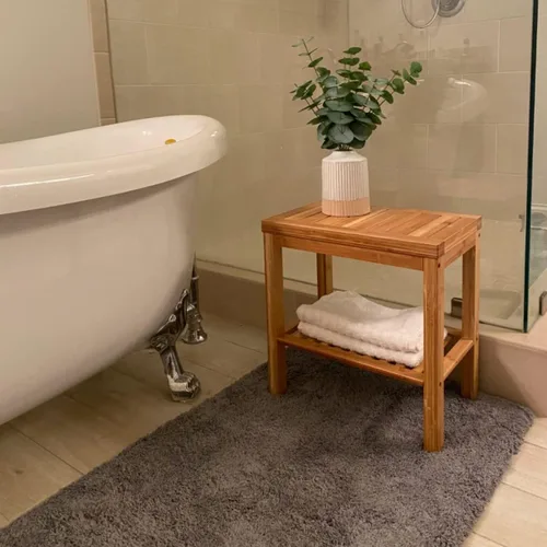 Vista 6 de SOUJOY Banco de ducha de bambú, taburete de asiento de baño, taburete de afeitado para reposapiés de spa, estante de almacenamiento para toalla