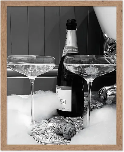 Vista 50 de Monem Art - Póster de mujer en la bañera, estampado de champán vertido, arte con alcohol, arte funky, arte en blanco y negro, arte fotográfico