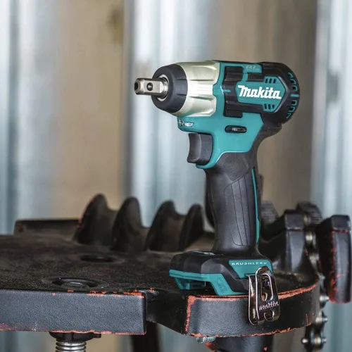 Vista 7 de Makita WT06Z 12V max CXT® Litio-Ion Inalámbrico 1/2" Sq. Llave de Impacto, Solo Herramienta
