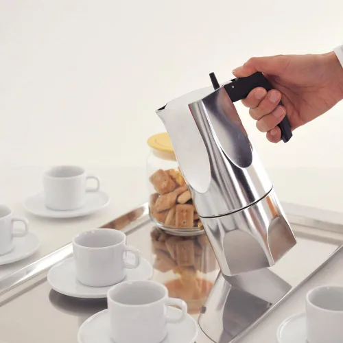 Vista 6 de Alessi MT18/6 "Ossidiana" - Cafetera de 6 tazas con mango de fundición de aluminio y perilla en resina termoplástica, color negro