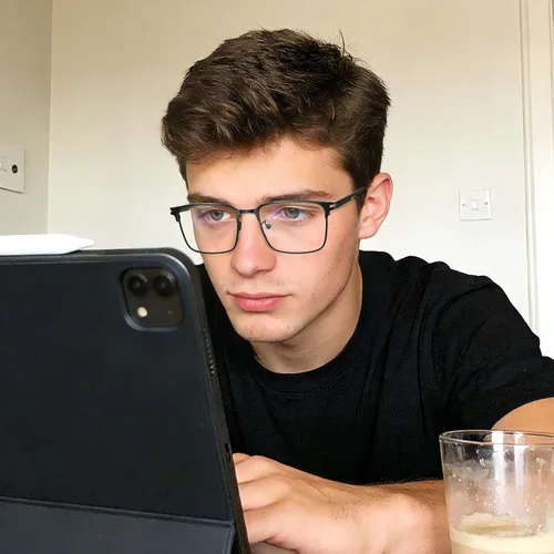 Vista 3 de Dollger Gafas de luz azul para hombre, rectángulo de metal, con bloqueo de luz azul, lentes fotocromáticos de moda para computadora