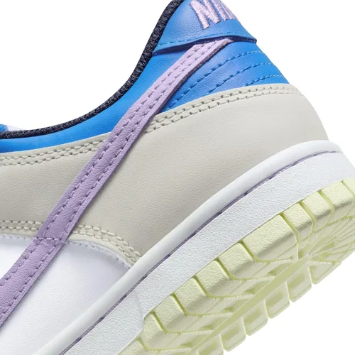 Vista 419 de Nike Kid's Dunk Low Sneaker