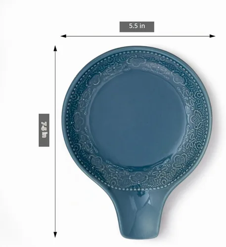Vista 4 de Bandeja de utensilios de encaje en relieve, soporte de cuchara de cerámica, 5.5 pulgadas de diámetro (azul grisáceo)