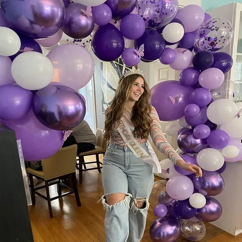 Vista 7 de Juego de globos de fiesta morados, 50 globos de látex lila lavanda de 12 pulgadas para uso de adultos, solo para fiesta de graduación, despedida