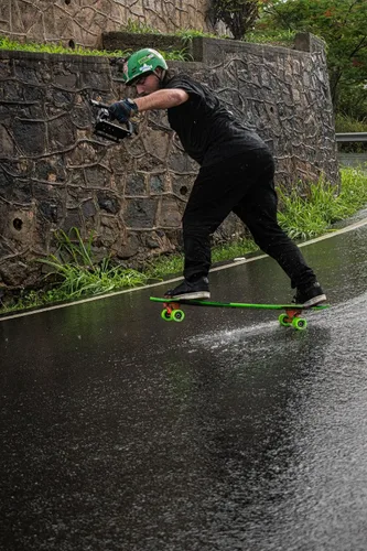 Vista 4 de Moonshine Manufacturing Monopatín Longboard, Crucero de estilo libre, construcción impermeable y de madera, monopatín de crucero y tablas