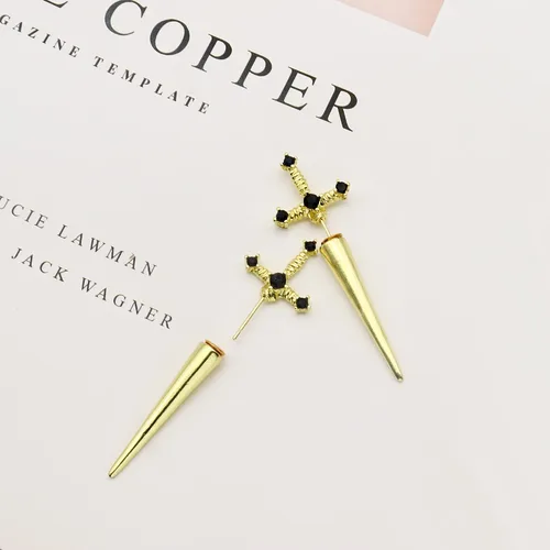 Vista 8 de Aretes de espada gótica, aretes de daga de diamantes de imitación, aretes de tornillo de espada retro negra, aretes de espada punk, aretes de espada