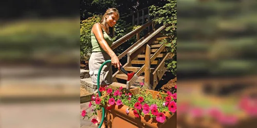 Vista 2 de Dramm ColorStorm - Boquilla de pulverización de ventilador prémium para manguera de jardín, válvula de control de pulgar de un toque, construcción