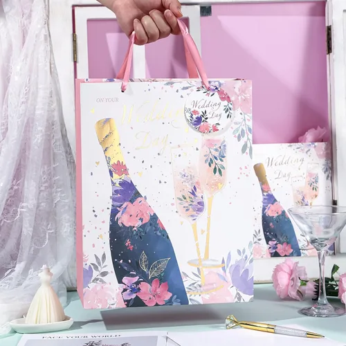 Vista 6 de WRAPAHOLIC Bolsa de regalo de boda grande de 13" con tarjeta y papel de seda - Copa de champán y Cheers