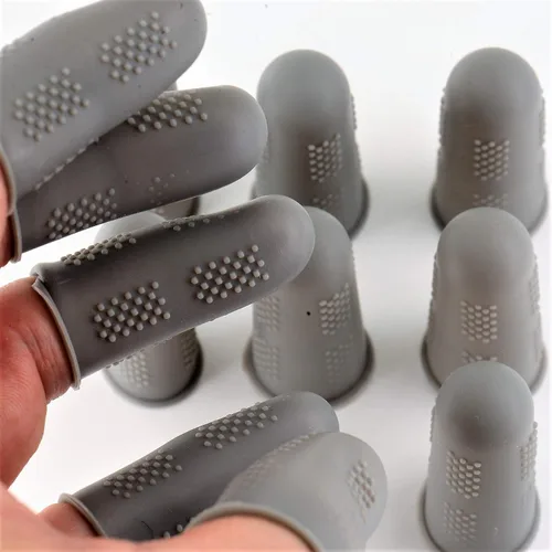 Vista 9 de Protectores de dedos [serie Flex – Paquete de 9] cubiertas antiadherentes de silicona [pequeño (3) / mediano (3) / grande (3)] – para pegamento