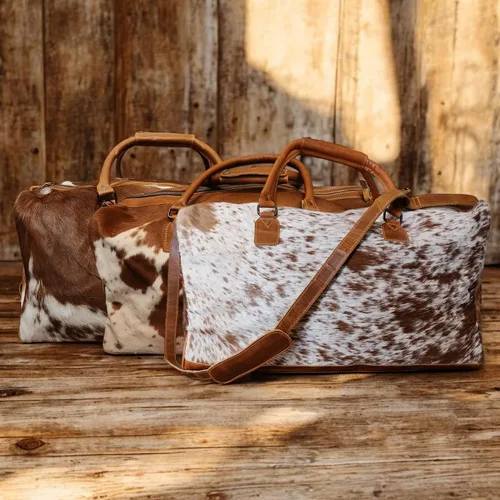 Vista 4 de Ranch Junkie Highlands Large Genuine Cowhide Weekender Cowhide Duffel