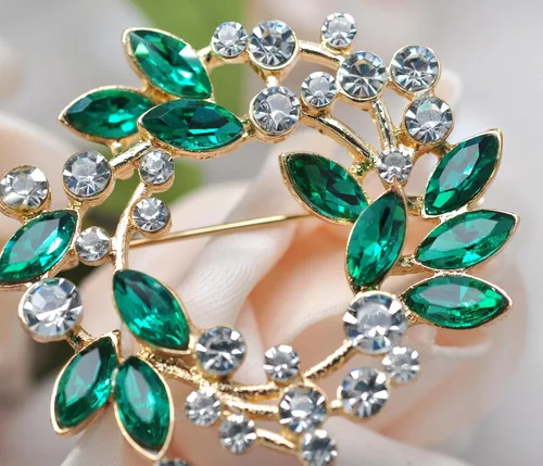 Vista 5 de Gyn&Joy Broche de cristal transparente de la corona floral del Rhinestone BZ005