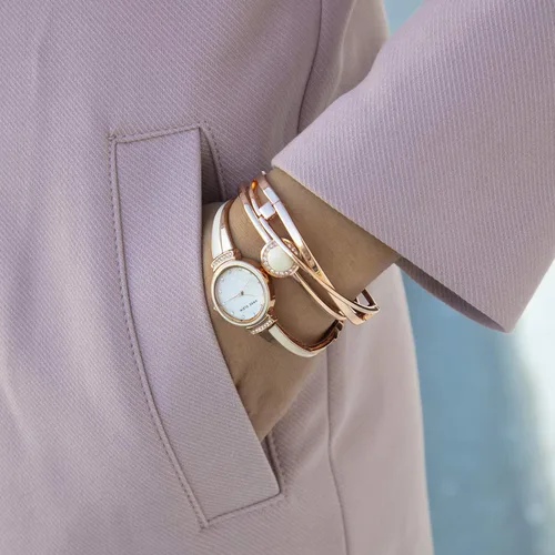 Vista 5 de Anne Klein Juego de reloj y brazalete acentuado de cristal para mujer