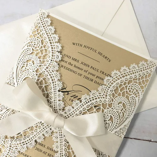 Vista 9 de 25 invitaciones de boda de 5 x 7 pulgadas con sobres, corte láser de encaje hueco con cintas elegantes, para boda, despedida de soltera, compromiso