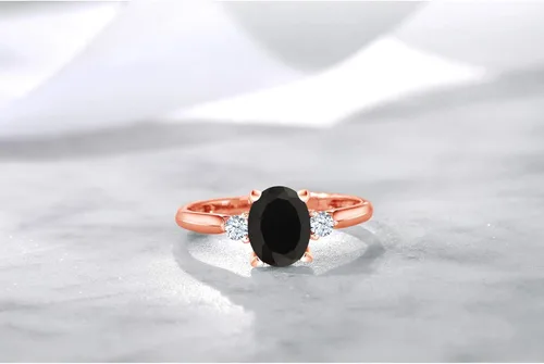 Vista 5 de Gem Stone King Anillo de compromiso ovalado de oro rosa de 10 quilates, ónix negro y zafiro blanco creado con 3 piedras para mujer