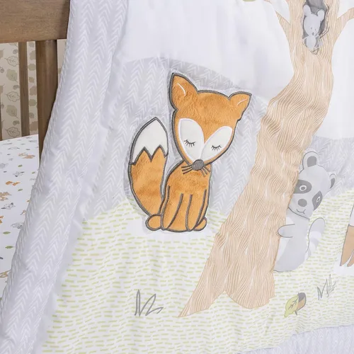 Vista 8 de Sammy & Lou Friendly Forest - Juego de ropa de cama para cuna de bebé de 4 piezas, incluye edredón, sábanas bajeras para cuna neutrales, falda