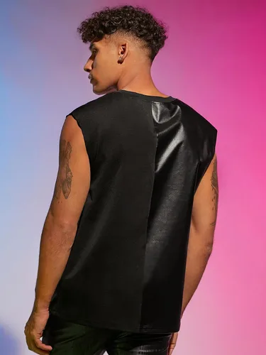 Vista 2 de WDIRARA Camiseta sin mangas de piel sintética de dos tonos con cuello redondo para hombre