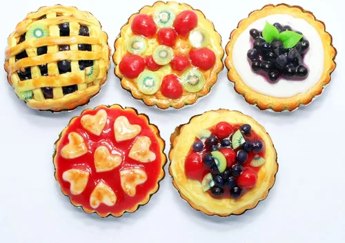 Vista 3 de Juego de pastel de frutas en miniatura hecho a mano, escala 1:6, arcilla seca al aire, 5 tartas surtidas, accesorios de postre de panadería